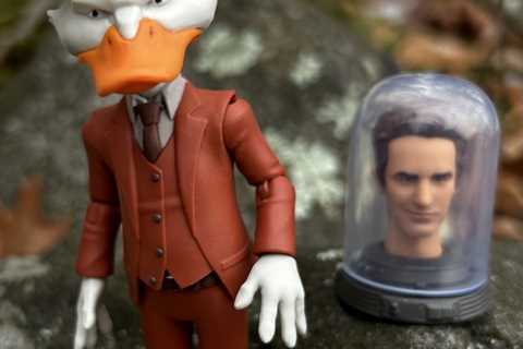 REVIEW: Marvel Legends Howard the Duck (Khonshu BAF Series)